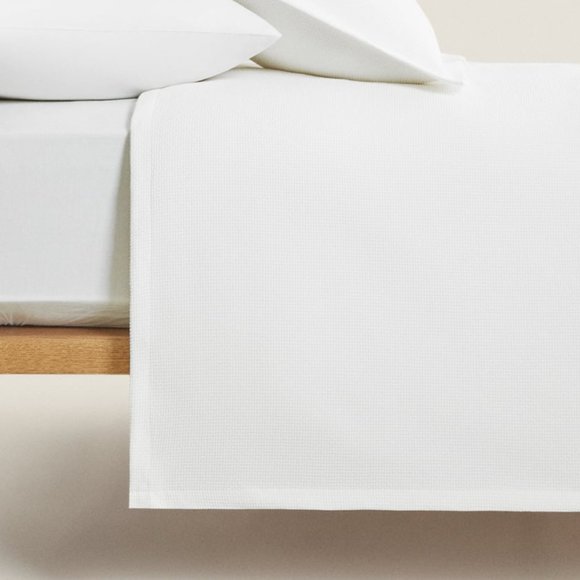 Zara White Bedding Set - Picture 4 of 5